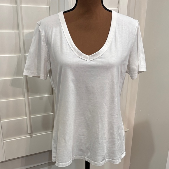 Banana Republic Tops - Banana Republic v-neck tee